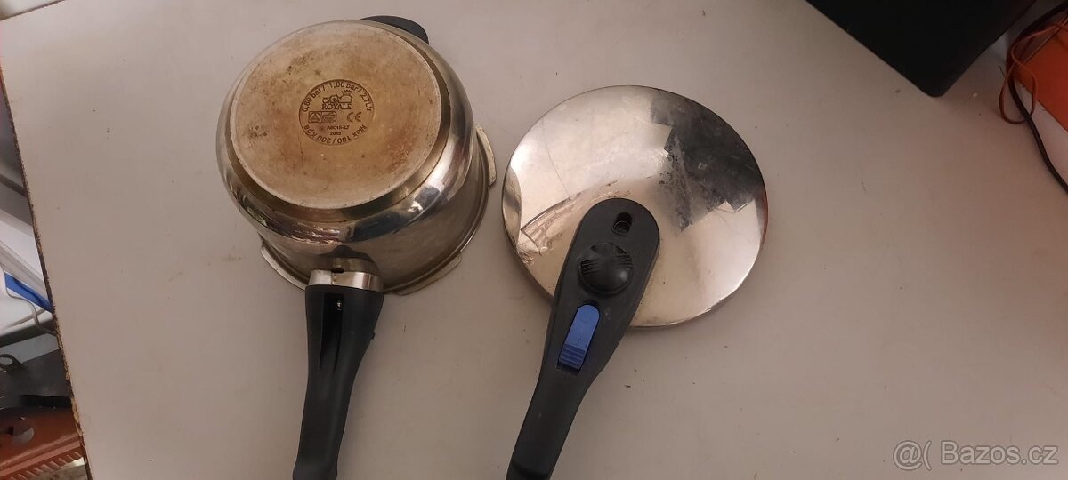 Tlakový hrnec (papiňák) objem 4L a 2,7L - 3