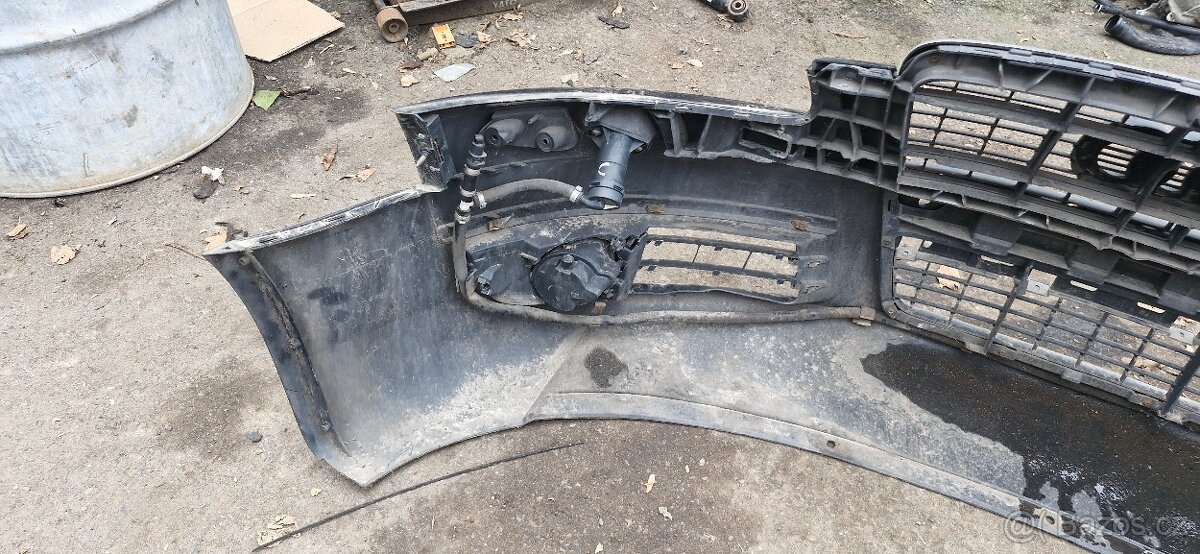 Predni naraznik Audi A6 4F maska gril LY9B - 3