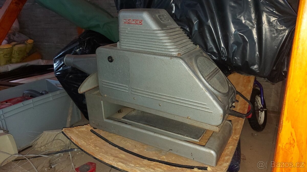 Starý projektor Meopta Optirex - 3