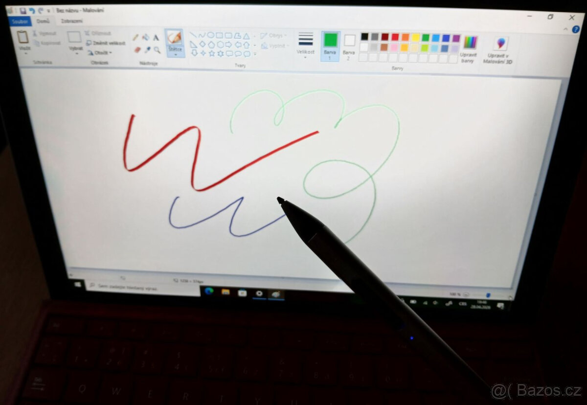 Výkonný tablet Microsoft Surface Pro 4 + klávesnice + pero - 3