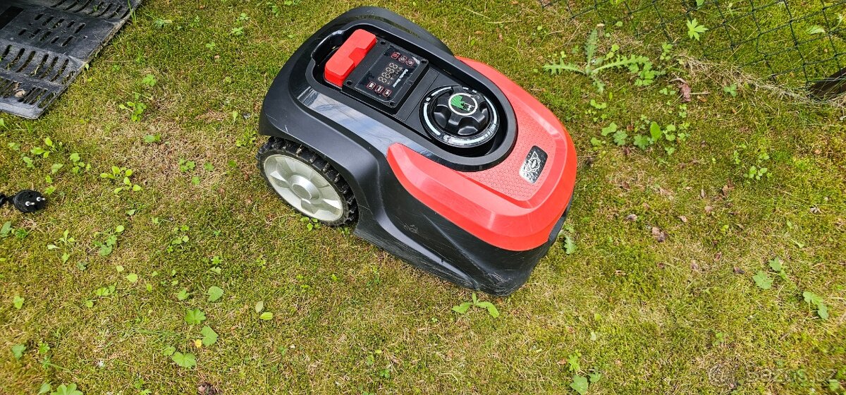 Robotická sekačka s GPS trackerem proti krádeži - 3