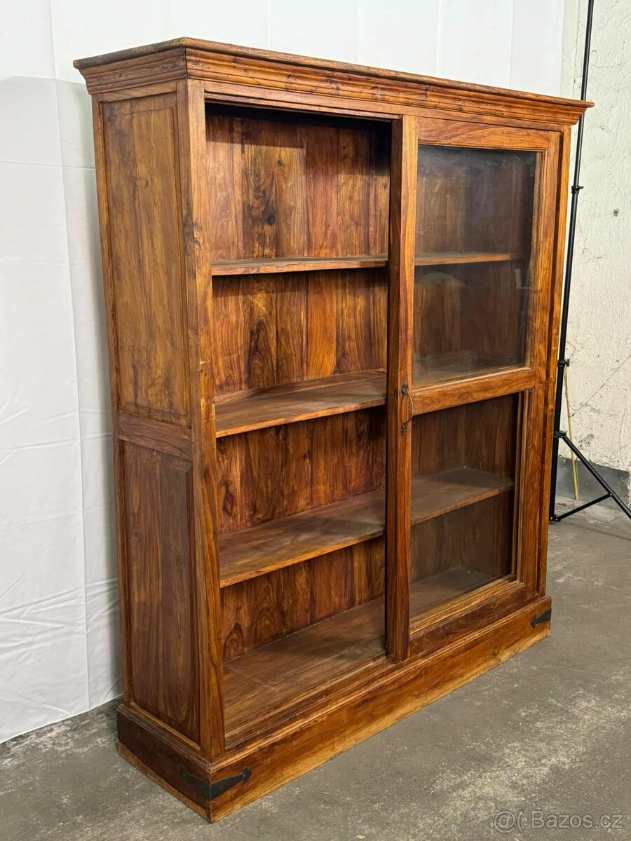 Masivní knihovna (133009) - 3