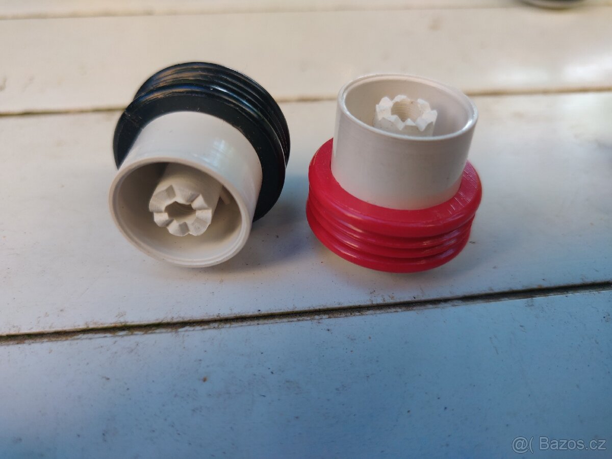 Plastové knobky - 3