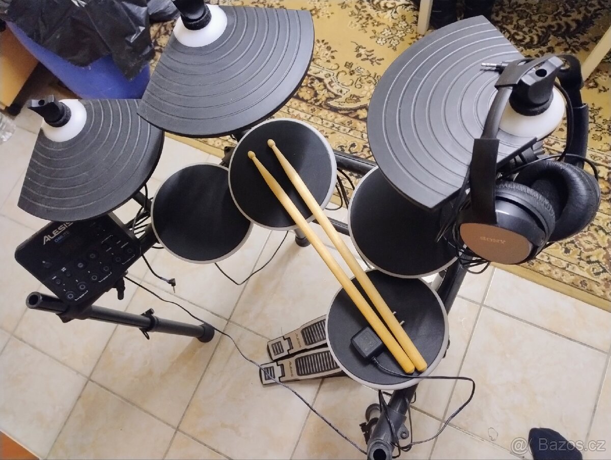 Elektricke bicí ALESIS - 3
