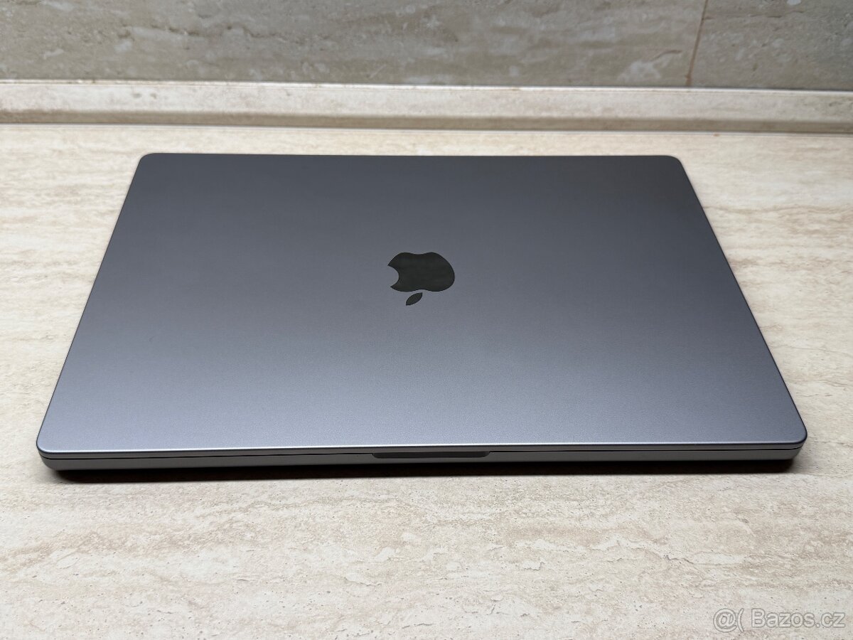 Apple MacBook Pro 16" / M1 Pro / 16GB / 512GB - 3