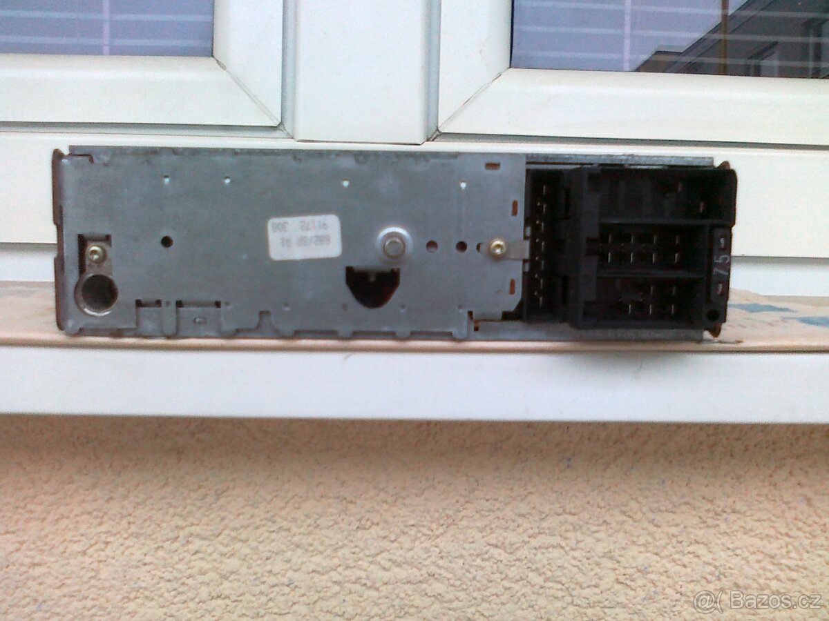 Prodám autorádio PHILIPS - 3