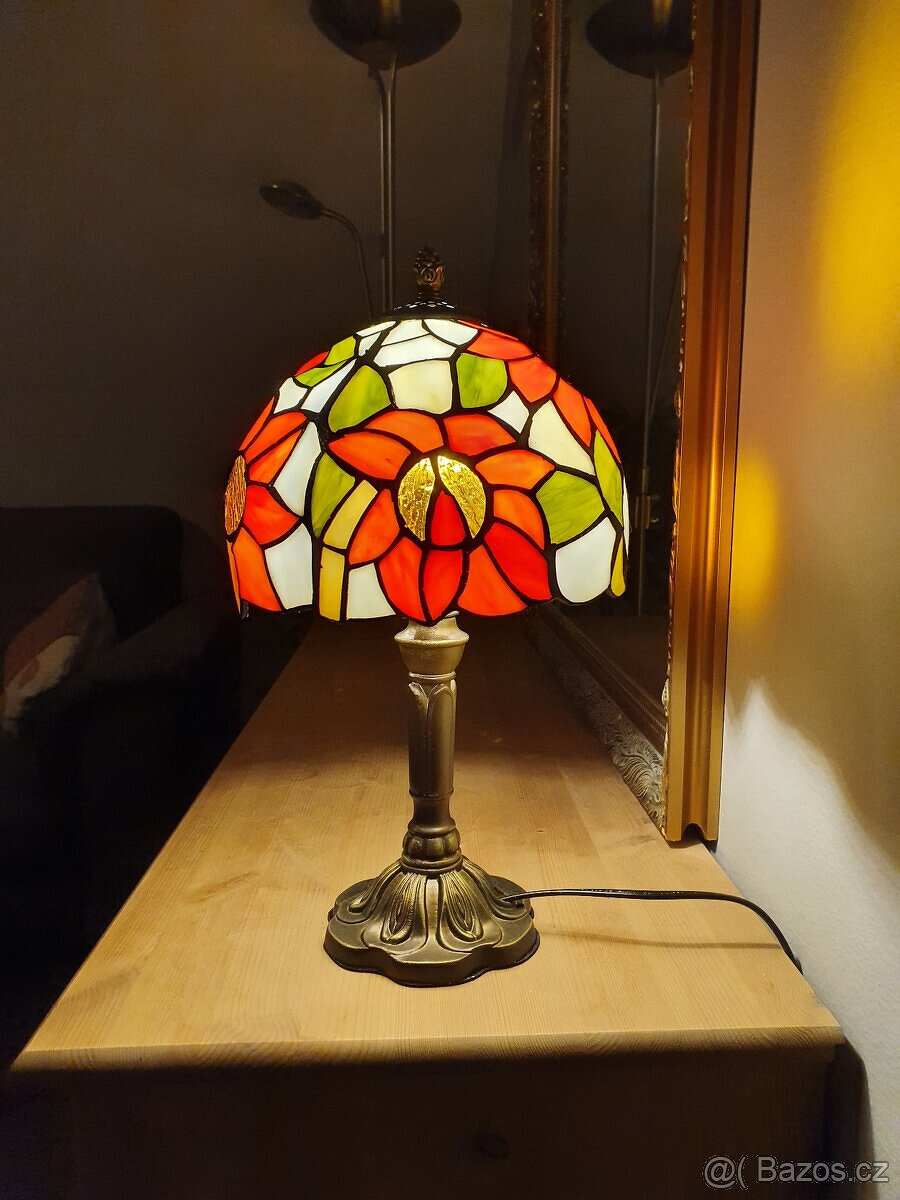 Lampička Vitráž - Vyrobeno ruční Tiffanyho technikou - 3