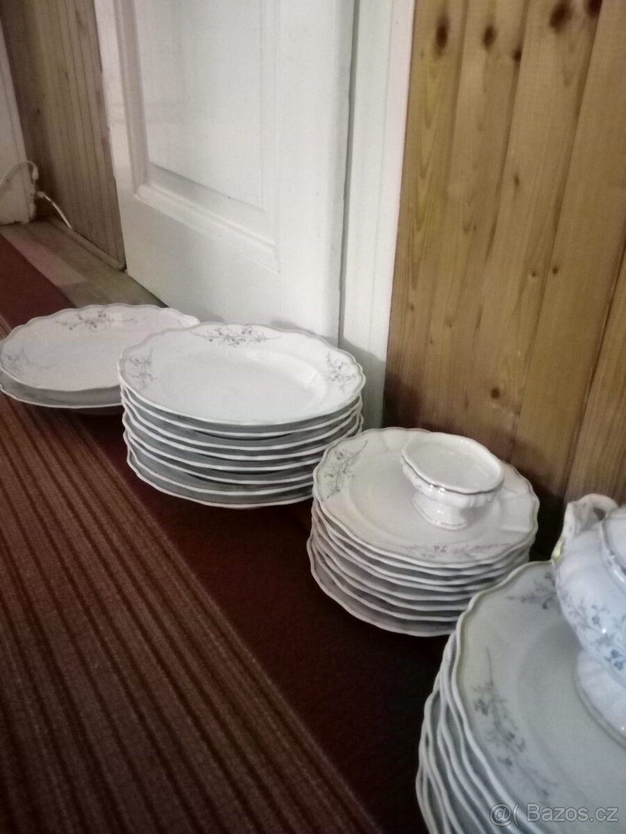 jídelní souprava po babičce - 3