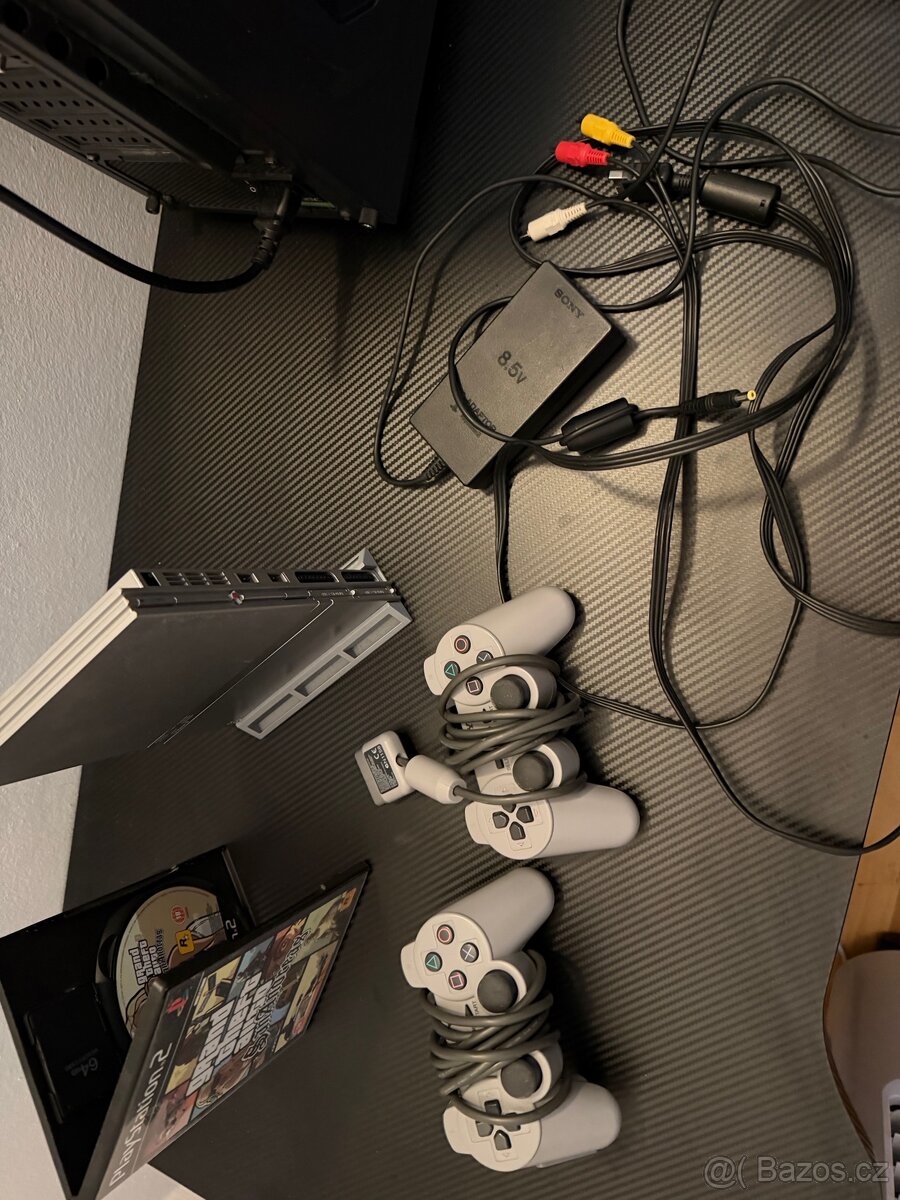 PlayStation 2 slim - 3