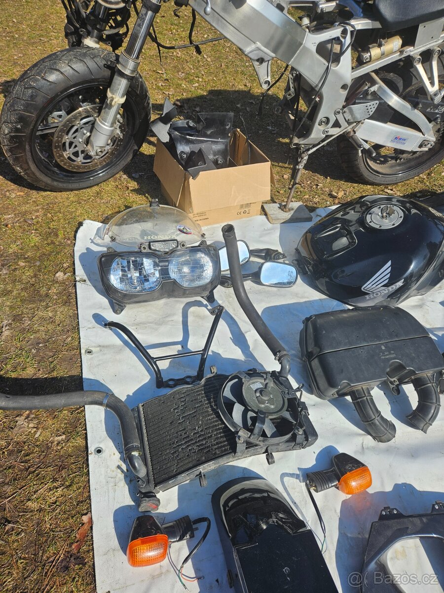 Honda CBR 900 RR Fireblade sc33 - 3