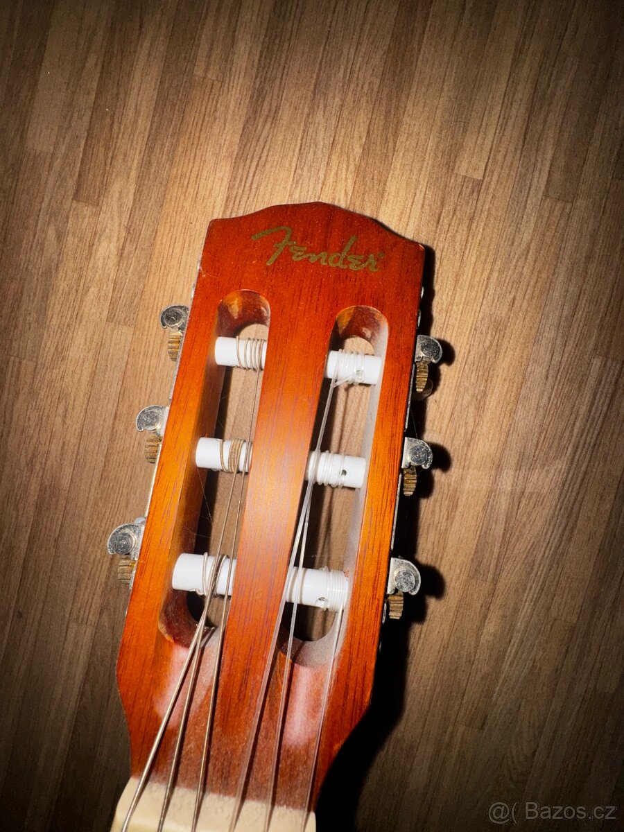 Fender kytara malá - 3