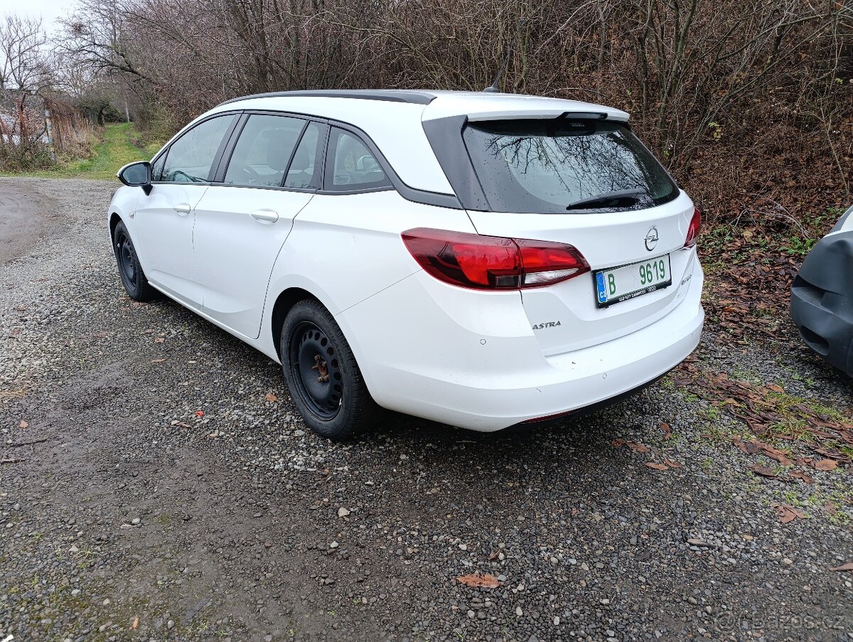 Opel Astra model K 2018 - 3