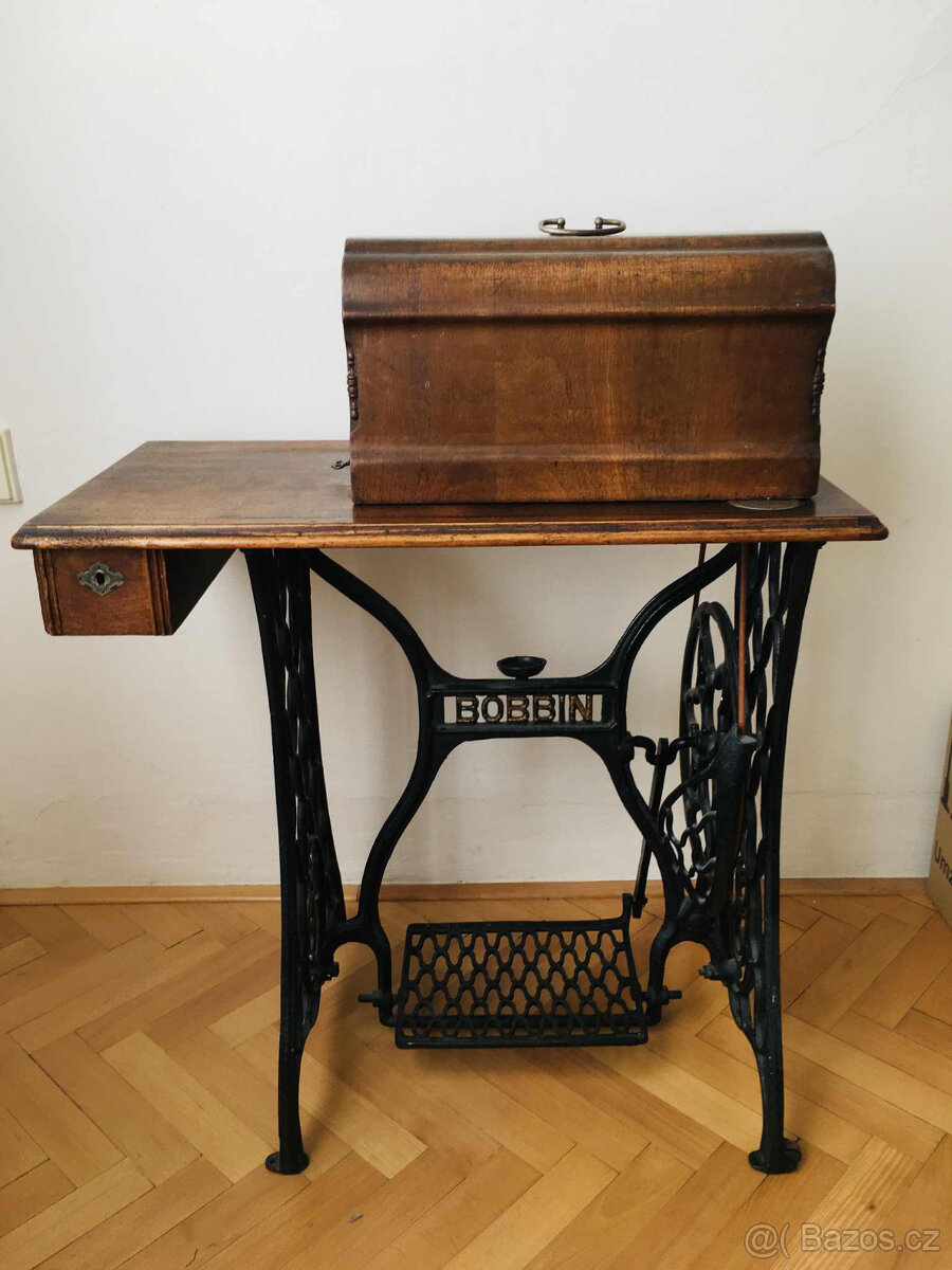 Šlapací šicí stroj BOBBIN - 3