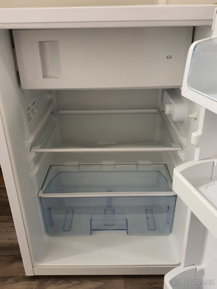 82cm značková lednice Beko s mrazákem - 3