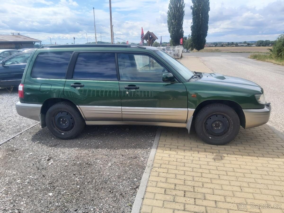 Subaru Forester 2.0i T - 3