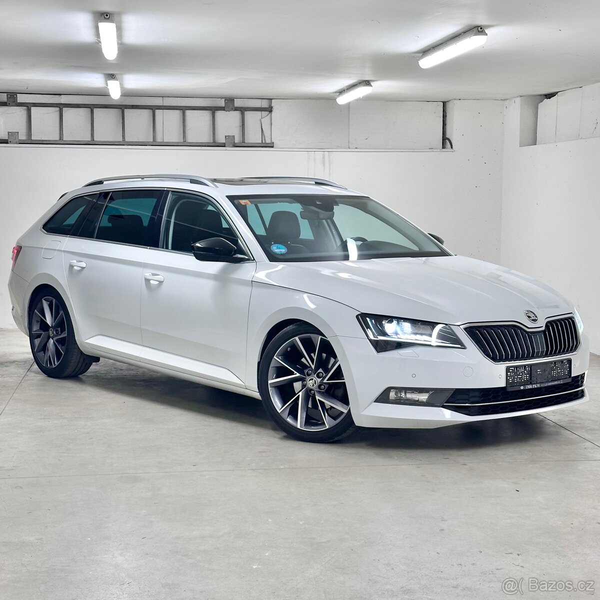 Škoda Superb 3 2.0 TDI 140kW DSG/PANO/LANE/VENT/KESSY - 3