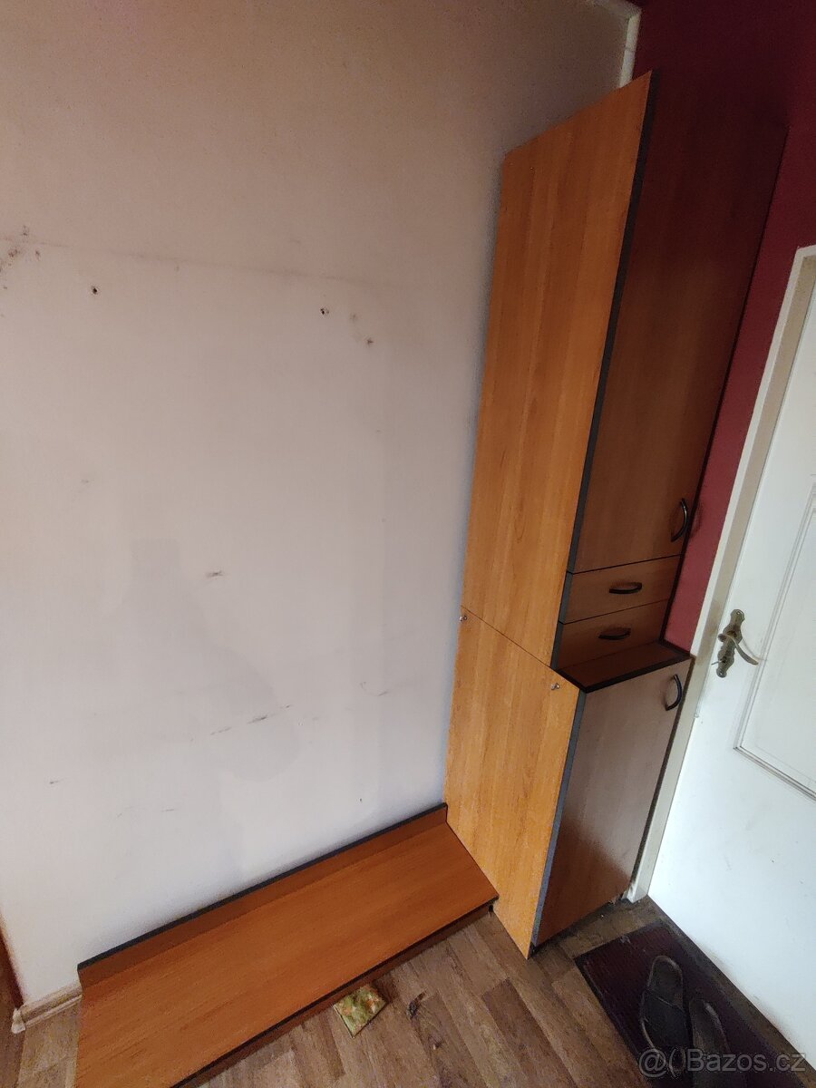 Sestava do predsine: Botnik, vesak, skrin - 3