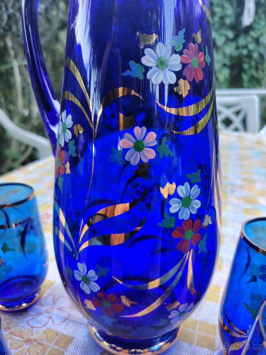 Modrý skleněný květinový džbán a 6 pohárů - 3
