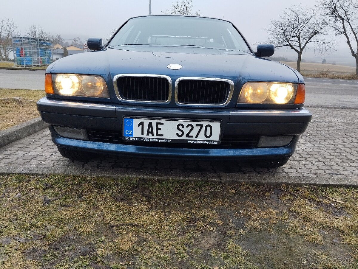 BMW e38 3.0 V8, manuál - 3