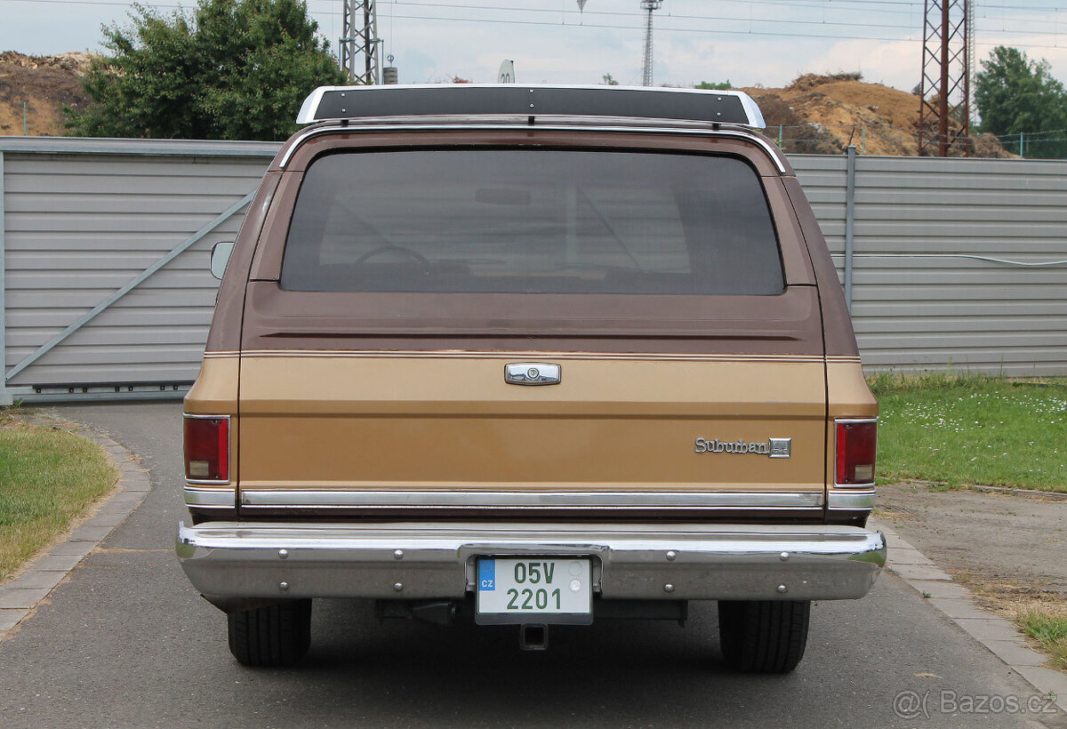 1988 GMC Suburban Sierra Classic 1500 2WD 5.7 V8