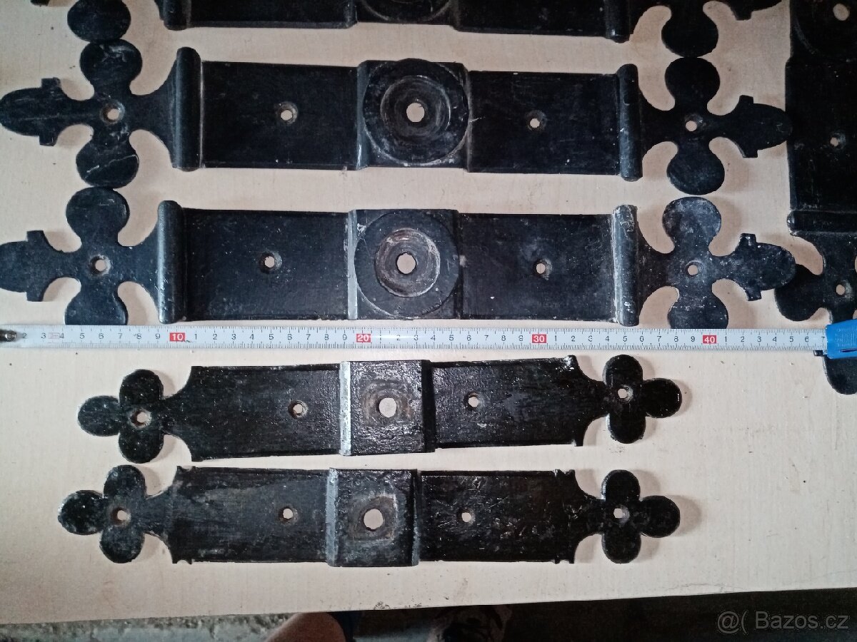 Ozdobné kování na dveře / vrata - 3