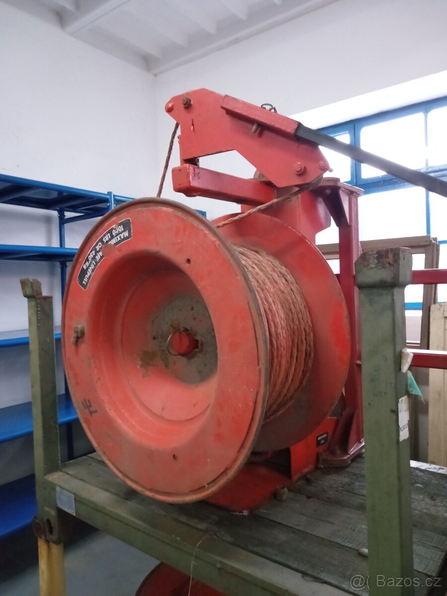 naviják na protah kabelů - 3