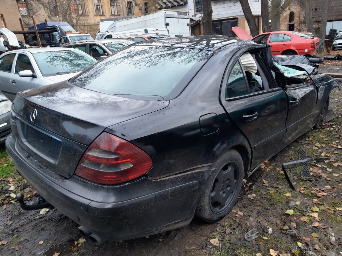 Mercedes-Benz E220S CDI manuál - díly - 3