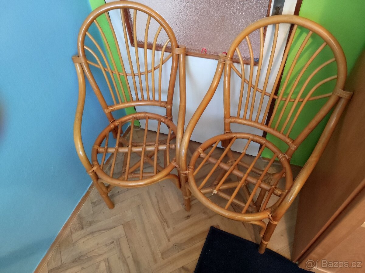 Sada ratanového nábytku - prosklený stůl a dvě židle - 3