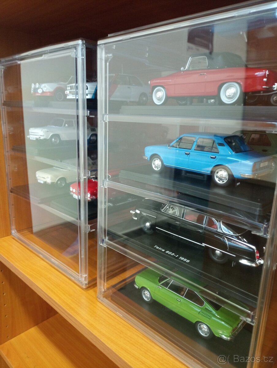 Vitrína akryl, skříňka -lego,modely 1:24 - 3