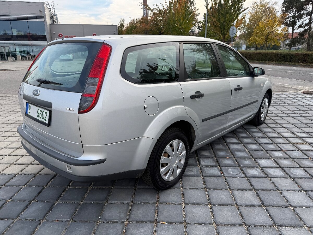 Ford Focus kombi 1,6Tdci 66kW r.v.2006 Serviska - 3