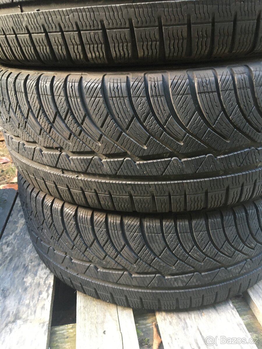 Zimní pneumatiky Michelin 215/45R18 93V - 3