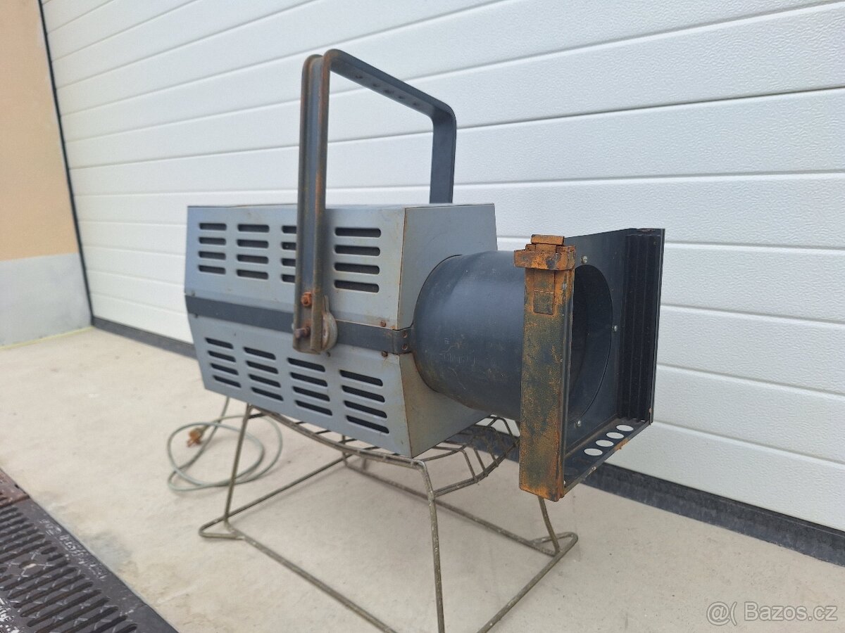 Divadelni reflektor - 3