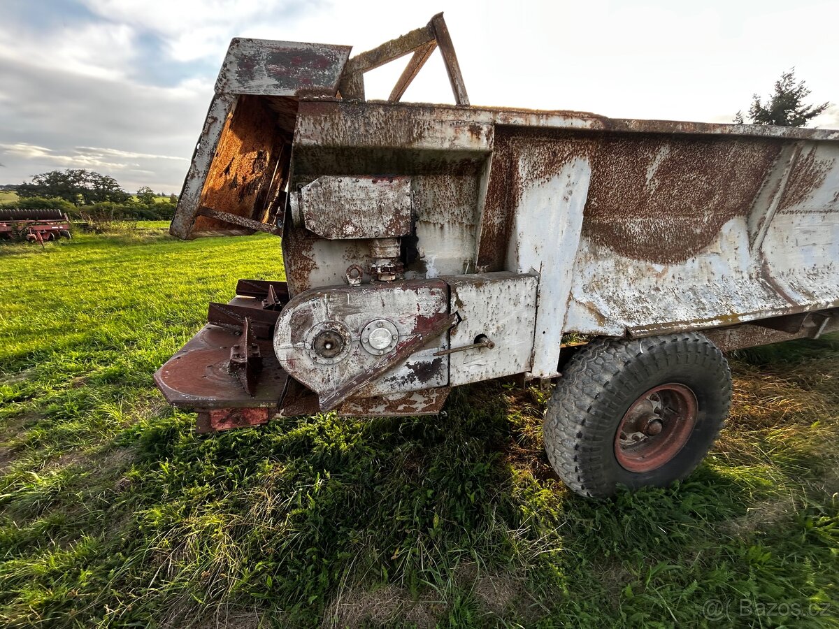 Rozmetadlo RUR 8 - 3