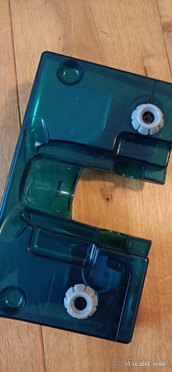 Příslušenství k vysavači / nádržka na vodu - 3