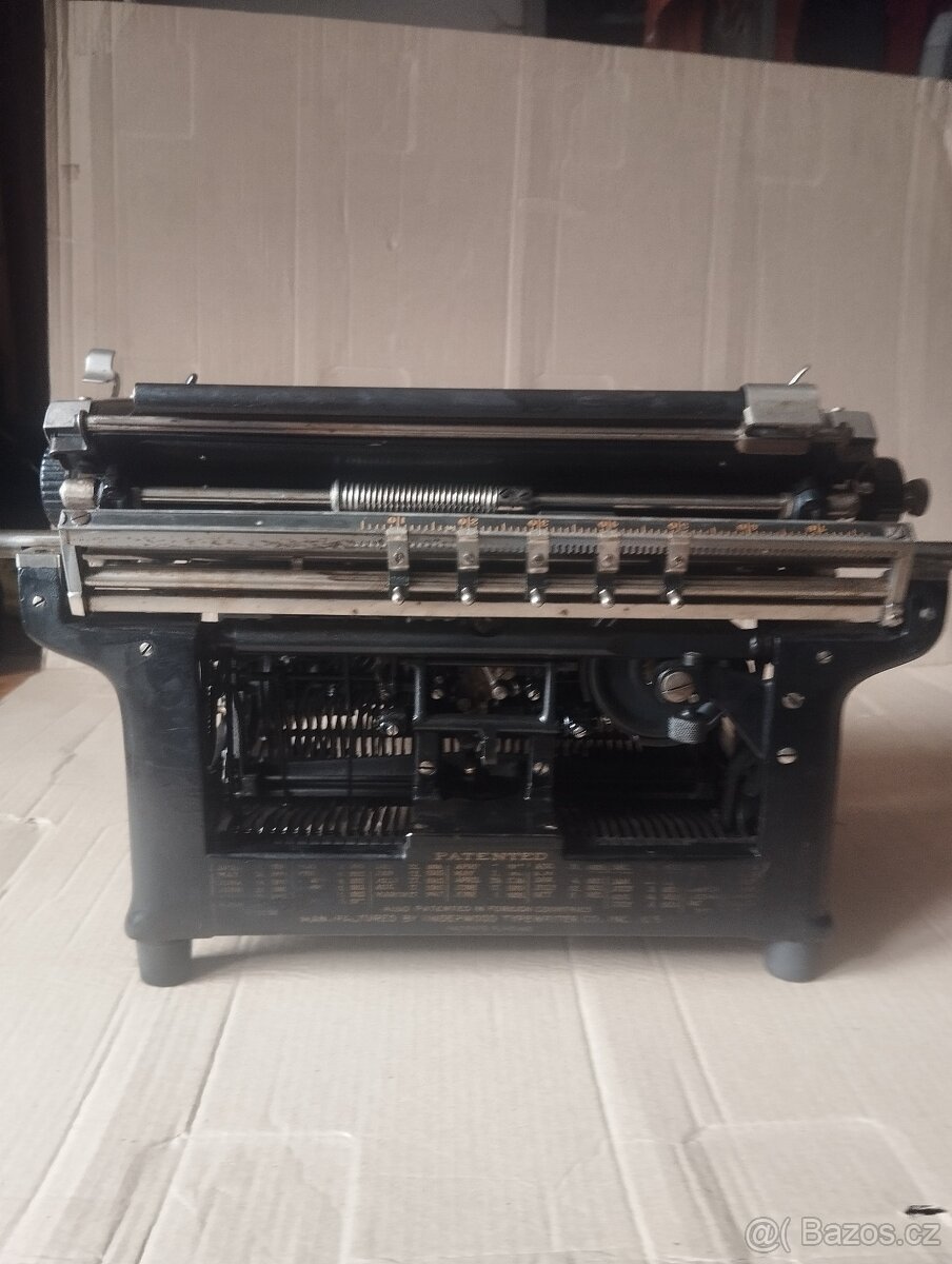 Starožitný psací stroj Underwood - 3