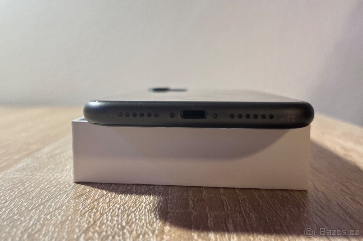 Apple iPhone 11 - 128GB - 3