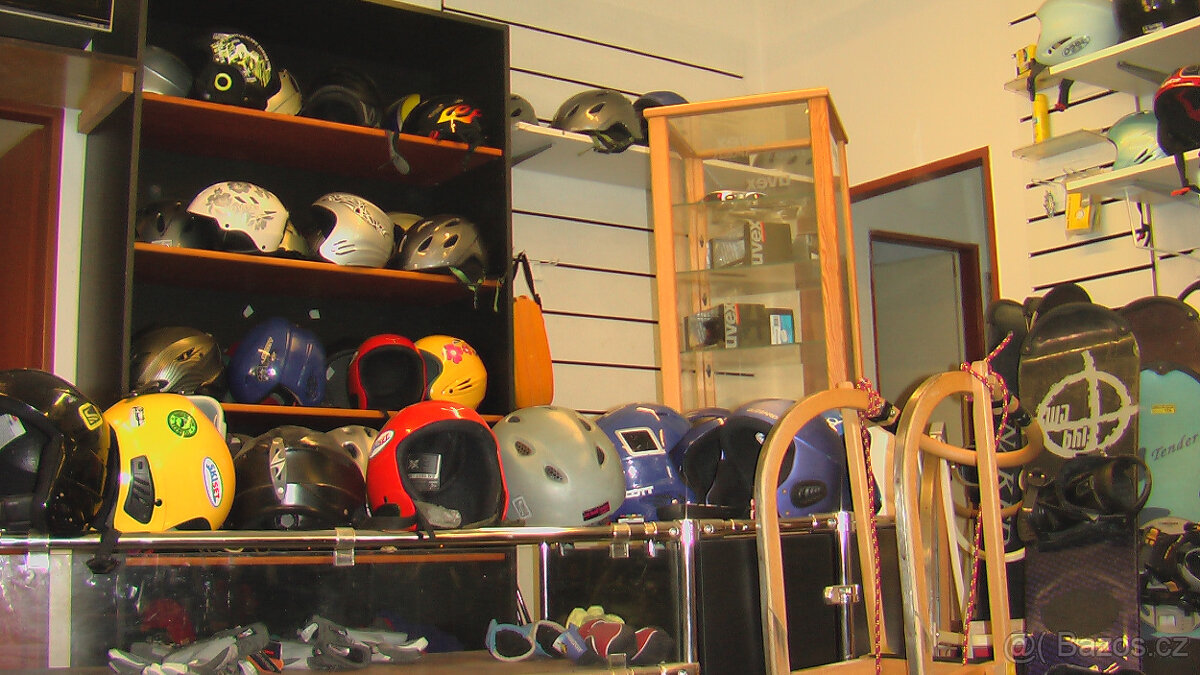 LYŽAŘSKÉ VYBAVENÍ DO PŮJČOVNY - 3