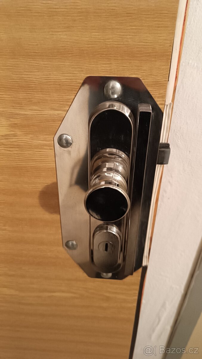 Prodám protipožární vchodové dveře do bytu - 3