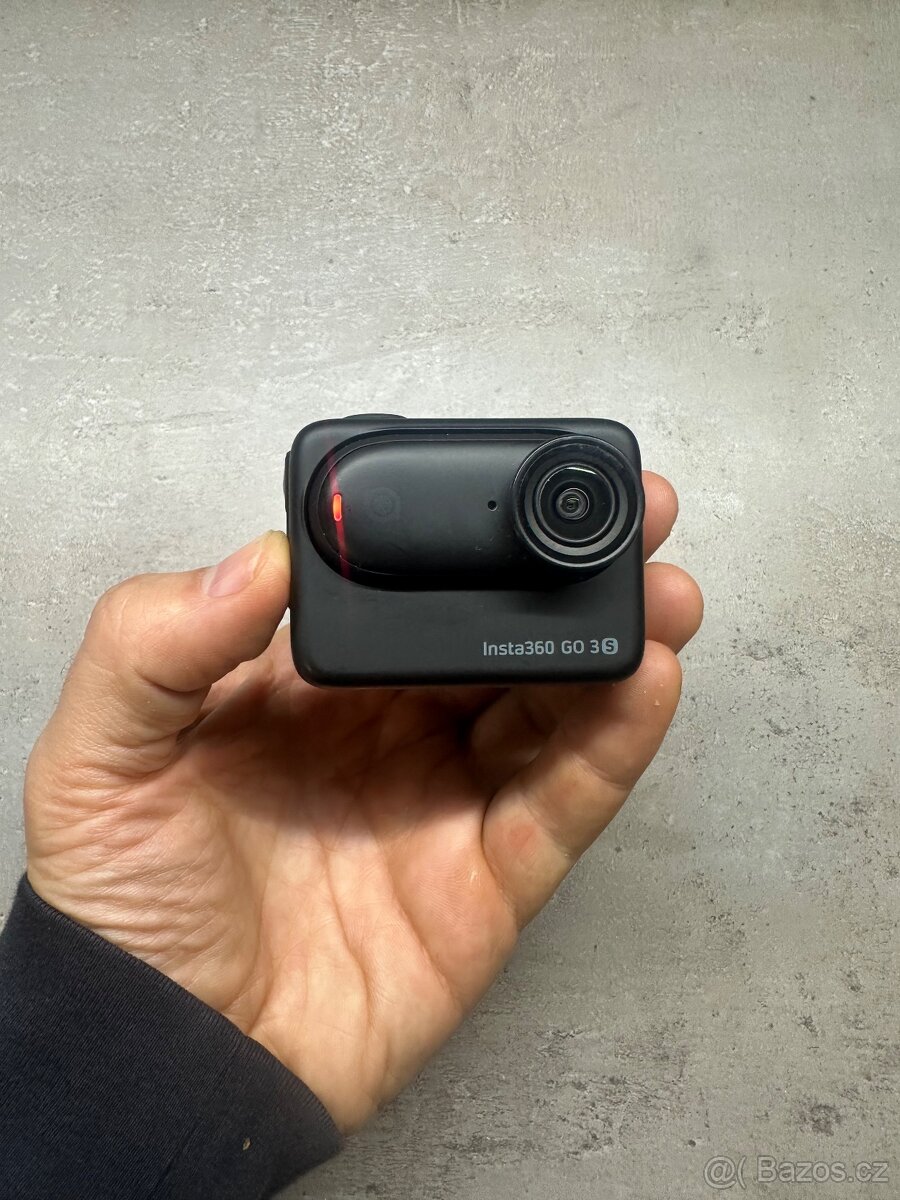 Insta360 GO 3S (64GB, Midnight Black) - 3