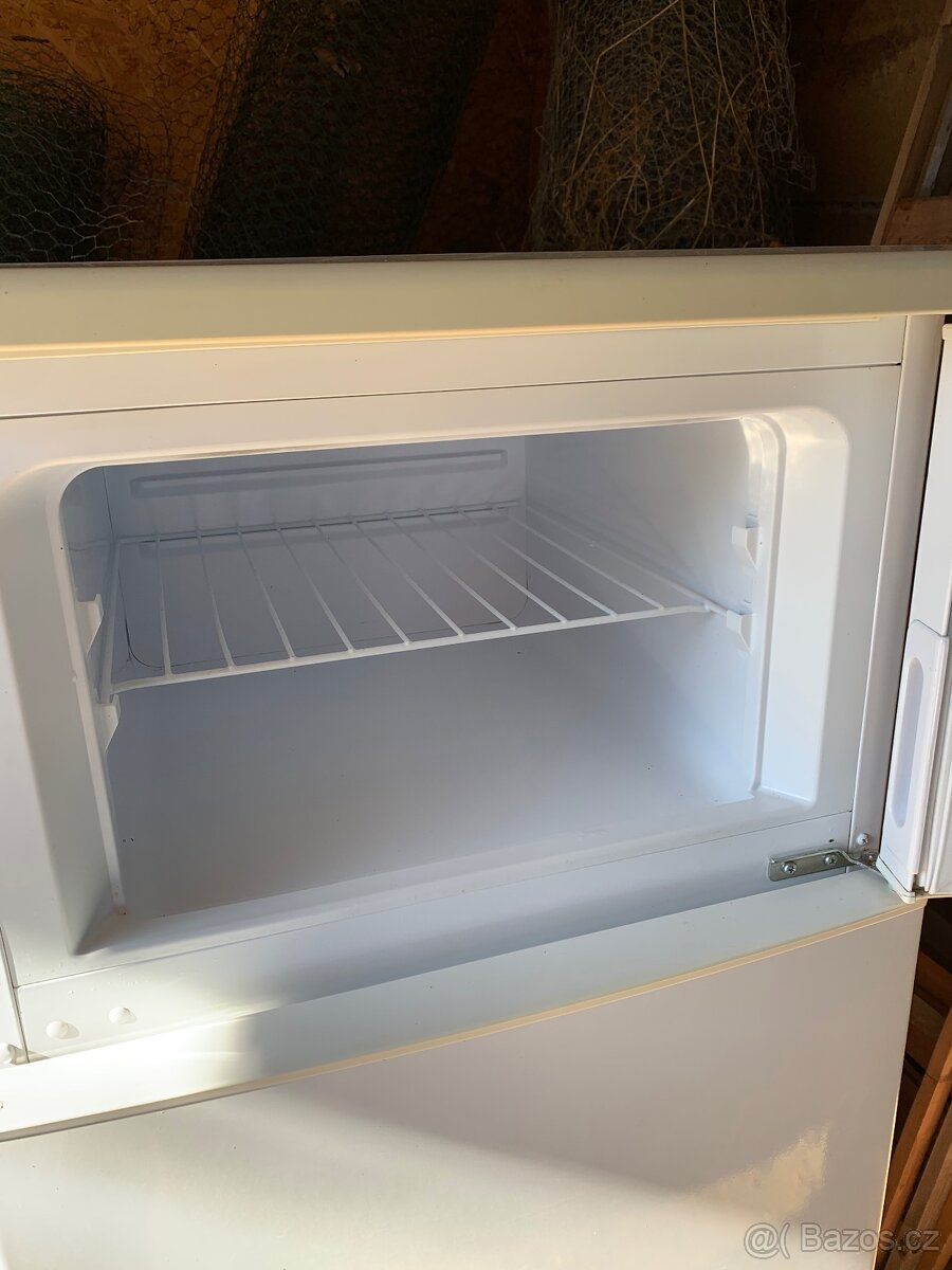 Lednice s mrazákem ECG 230l - 3