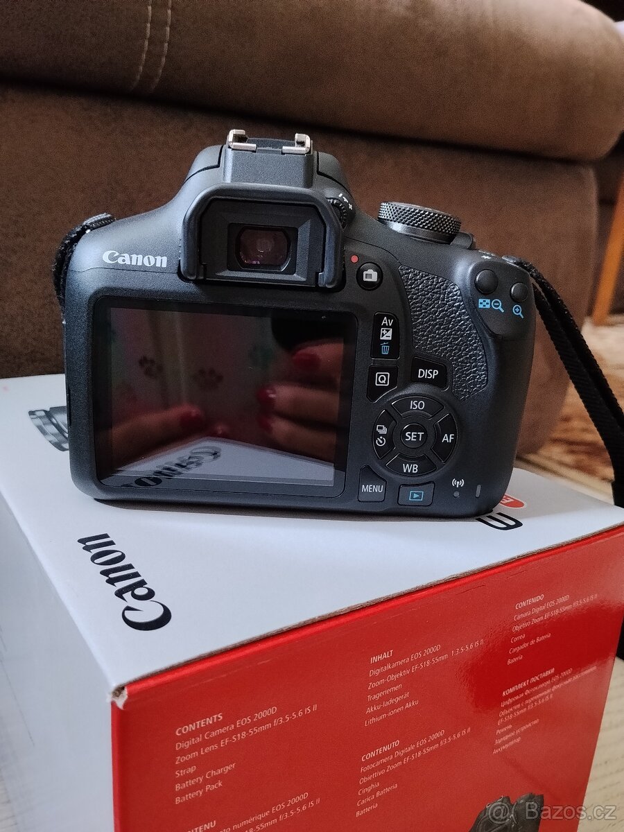 Canon EOS 2000D - 3