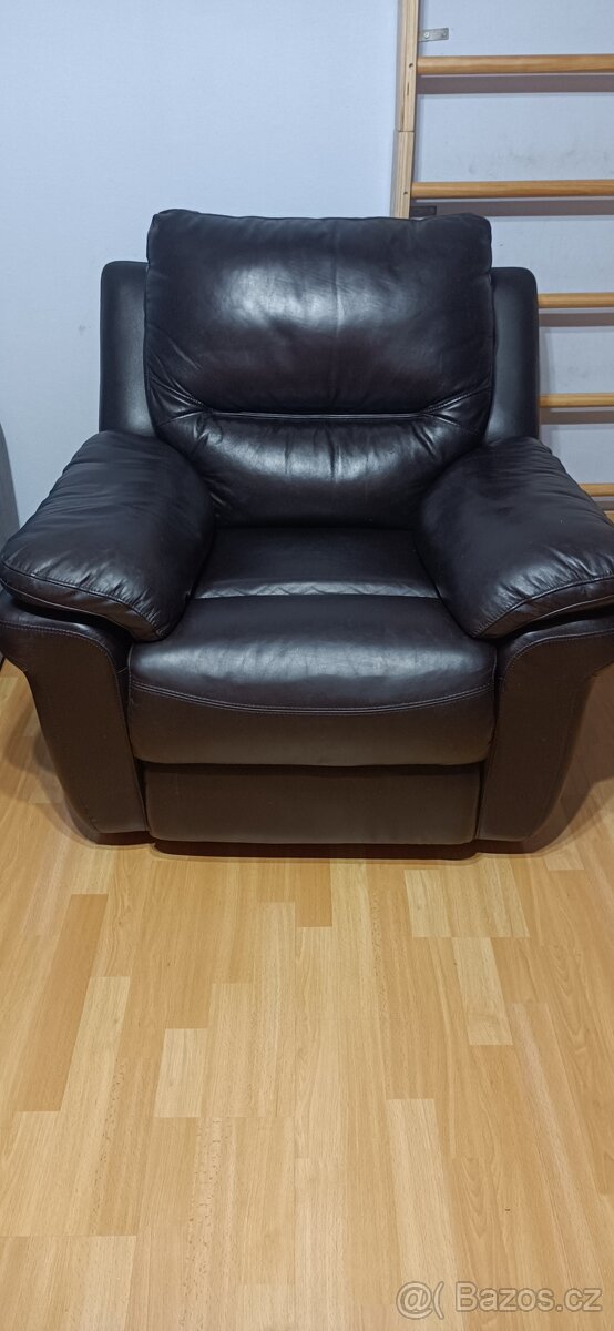 Kožená pohovka + 2 křesla - 3