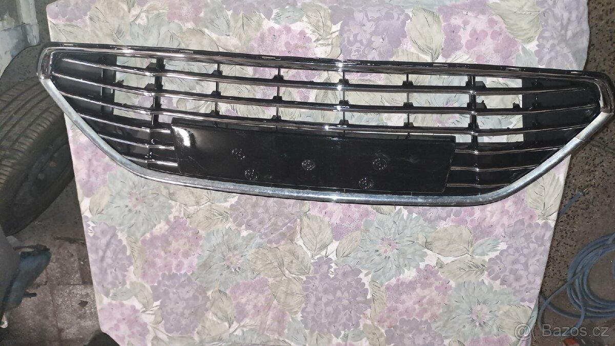 Prodám chromovou mřízku nárazniku Ford Mondeo 4 face - 3