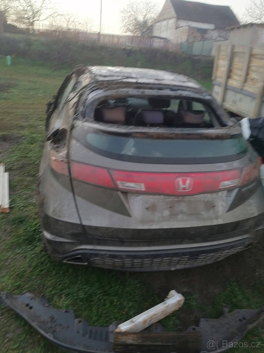 Honda Civic 8G V-tec - 3