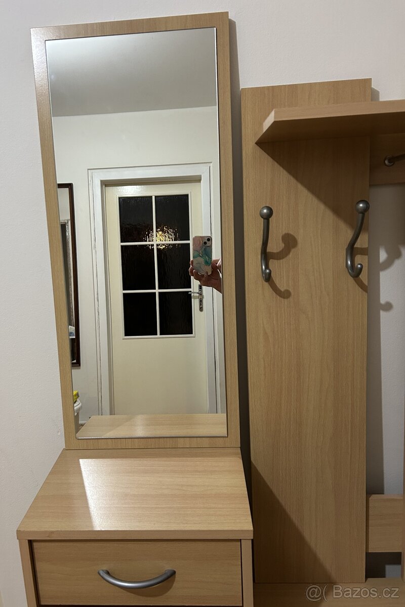 Předsíňová stěna - 3