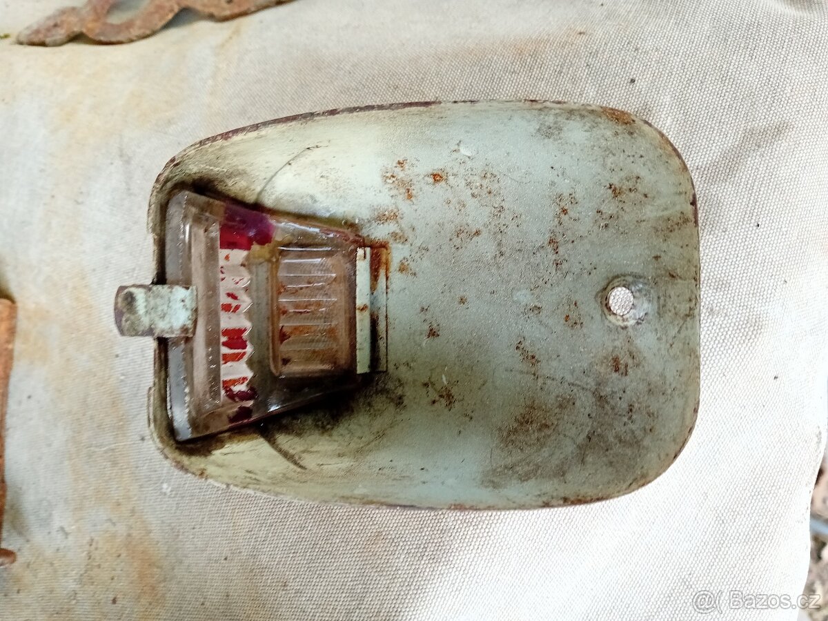 Kryt zadního světla Jawa - 3
