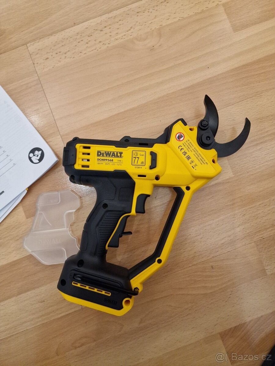 Nové zahradní aku nůžky DeWALT DCMPP568N - 3