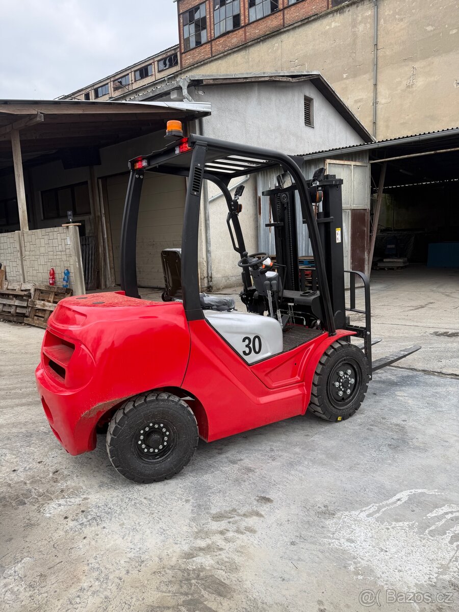 Vysoko zdvižný vozík Diesel 3t - 3