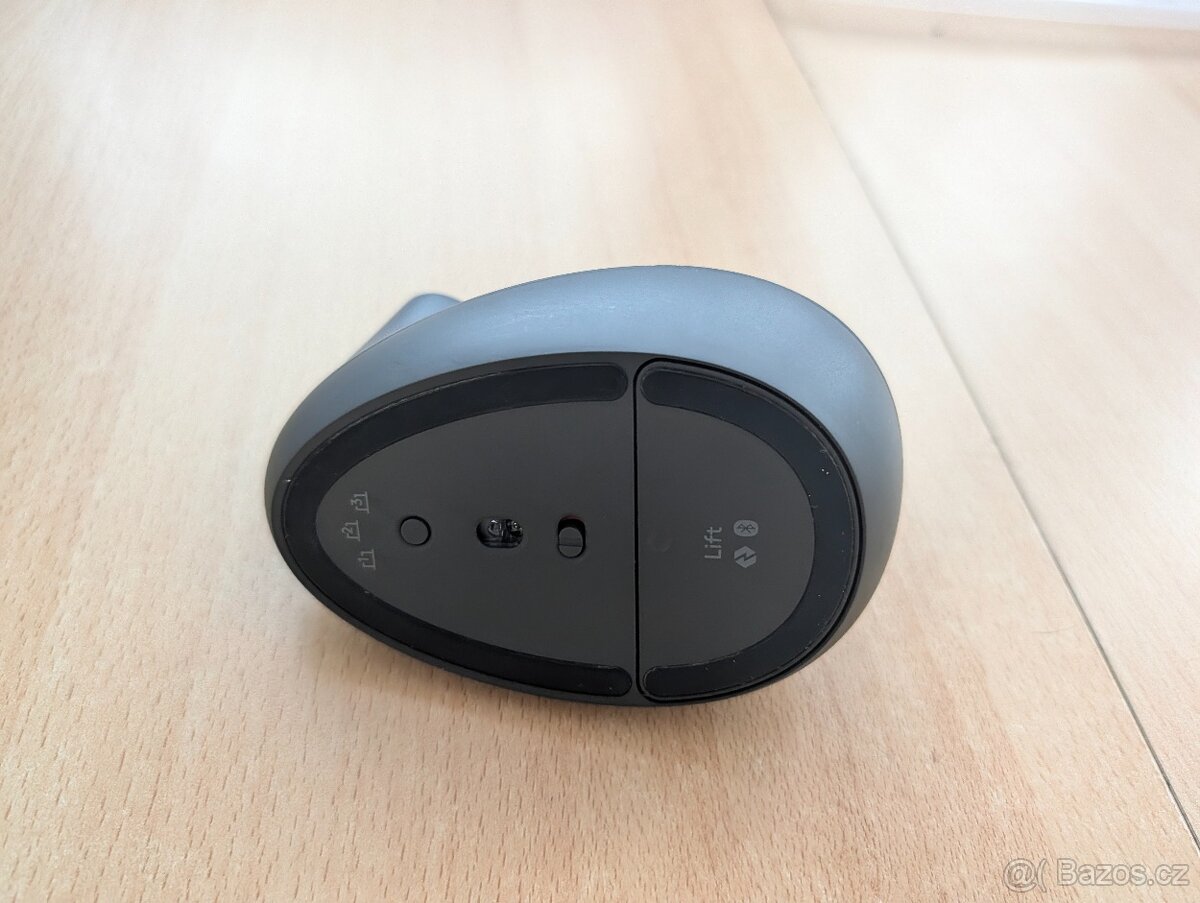 Vertikální ergonomická myš Logitech Lift (Graphite) - 3