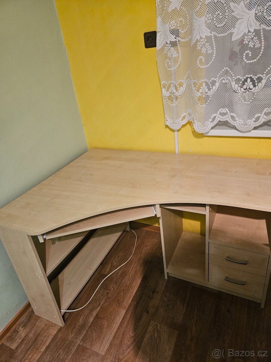 Rohový studentský pc stůl - 3